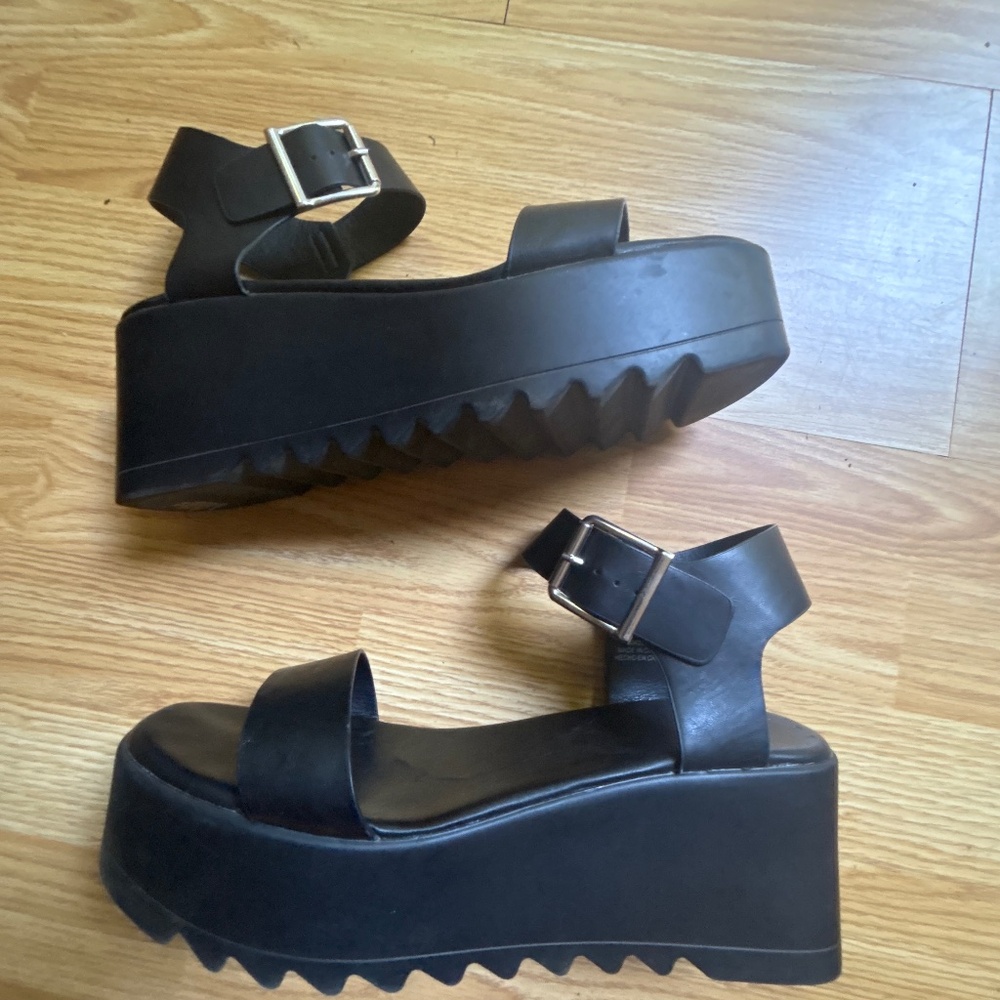 Black Platforms